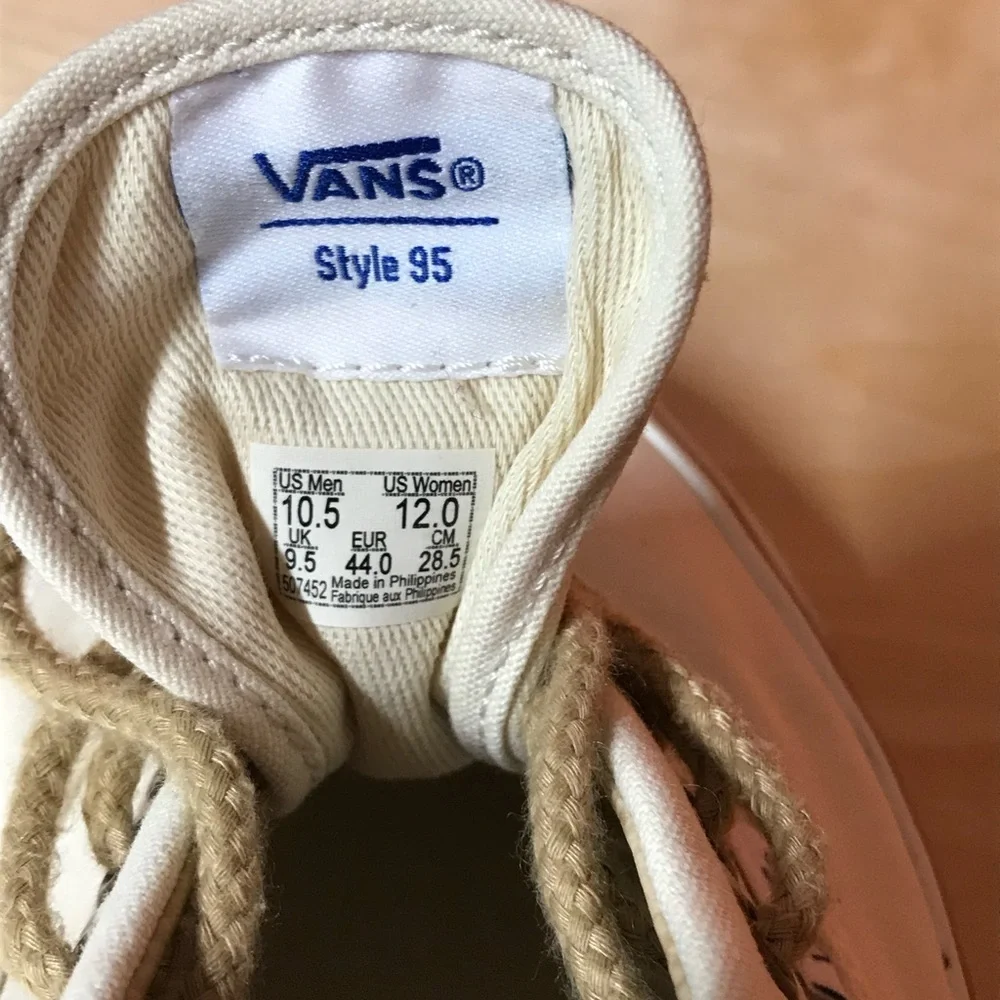 Vans Off-White Style 95 Sneaker - Picture 2 of 9